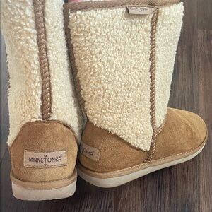 Minnetonka Tan Shearling Winter Boots